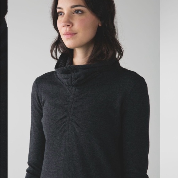 Lululemon In A Cinch Long Sleeve Tee 🖤 REVERISBLE - Picture 5 of 14